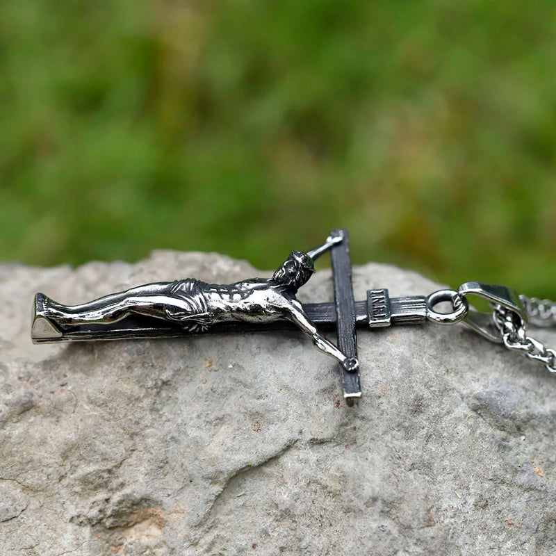 Collana con Gesù Cristo crocifisso