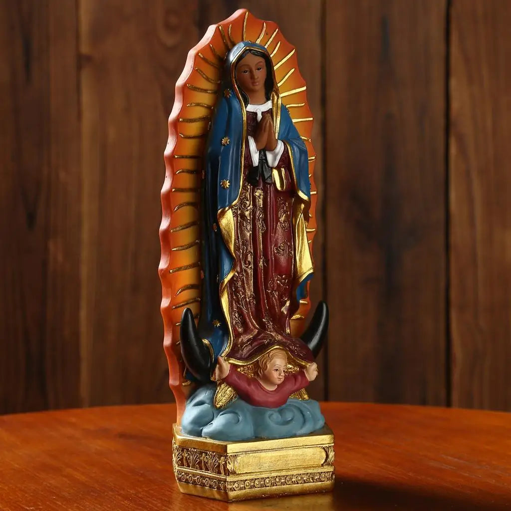 Escultura de la Virgen de Guadalupe