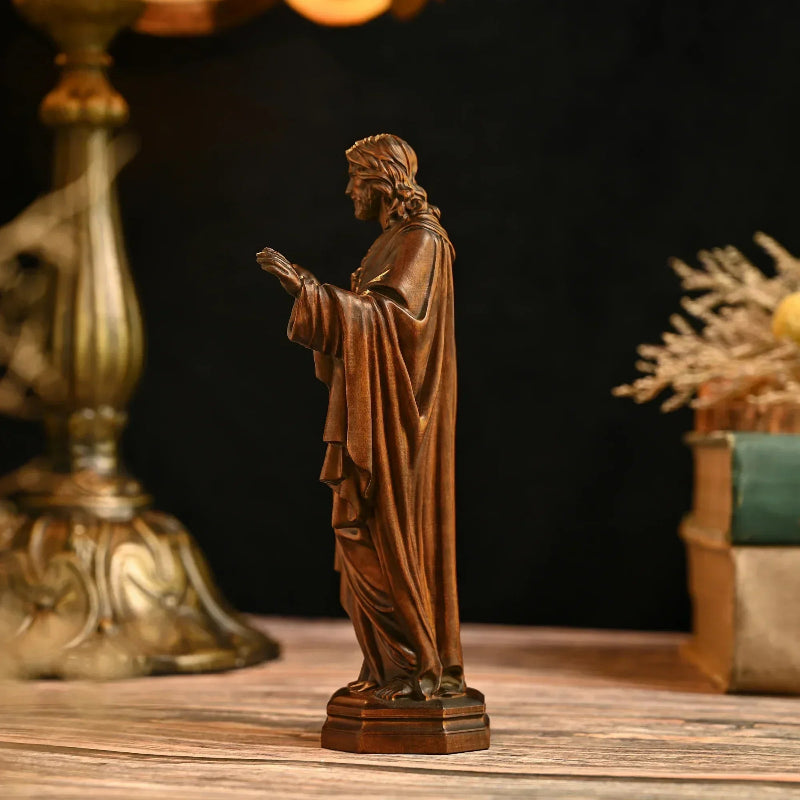 Statua di Cristo in legno