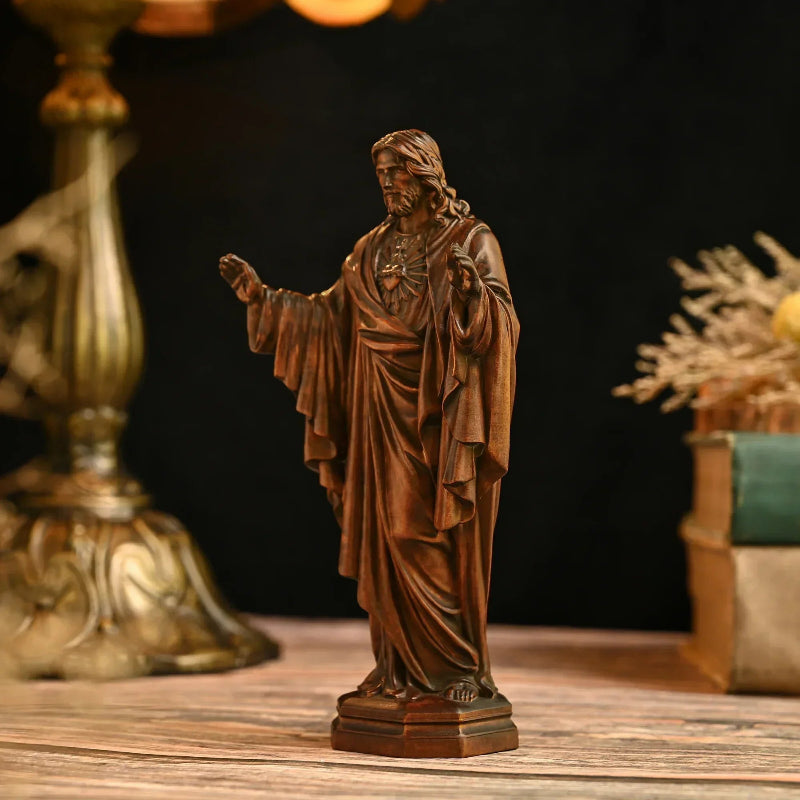 Statua di Cristo in legno