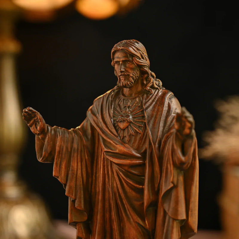 Statua di Cristo in legno