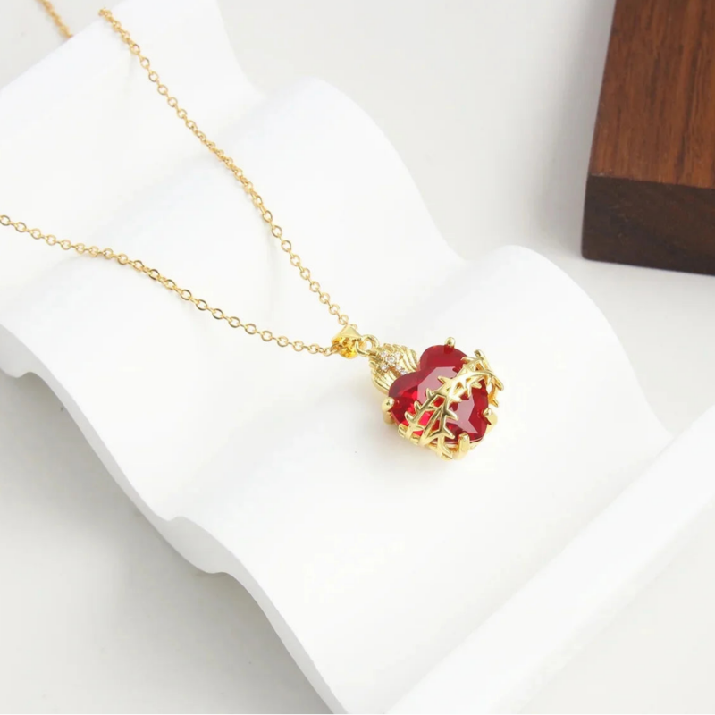 Collana Sacro Cuore – La Fede da Portare sul Petto