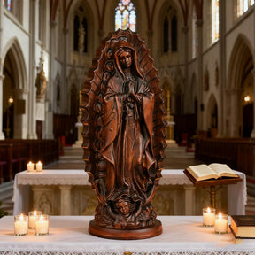 Virgen de Guadalupe en Madera - Barniz Oscuro