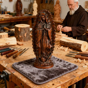 Virgen de Guadalupe en Madera - Barniz Oscuro