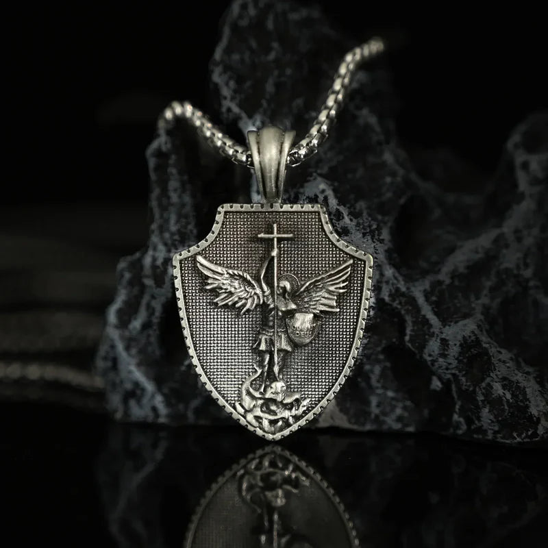 Collar amuleto de San Miguel Arcángel