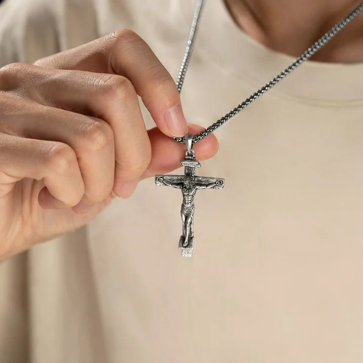 Collana con Crocifisso di Gesù Cristo