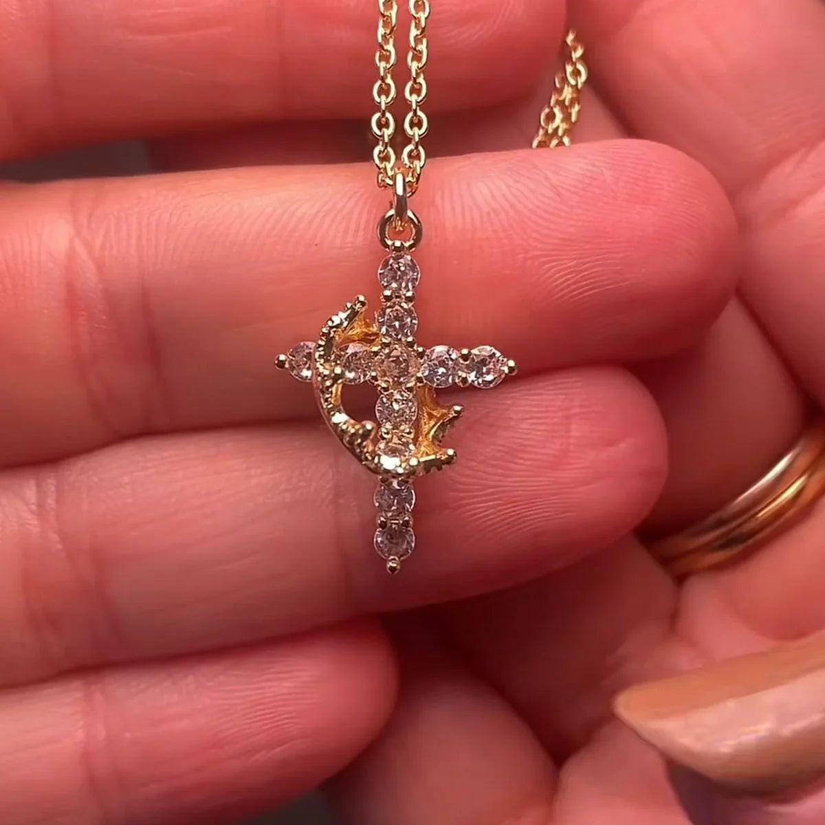 Collar Cruz & Corona