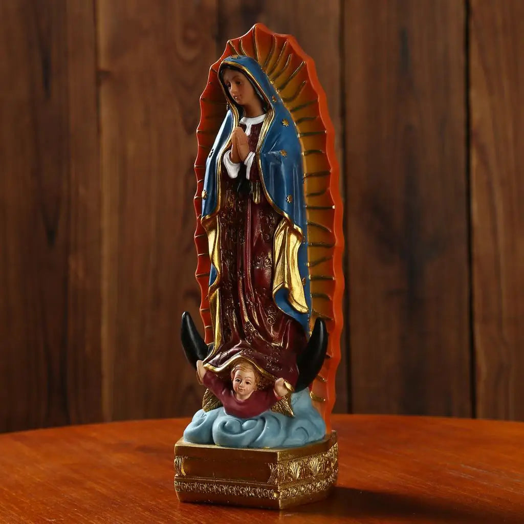 Escultura de la Virgen de Guadalupe