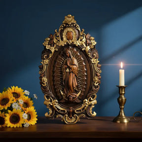 Escultura de la Virgen de Guadalupe en Madera