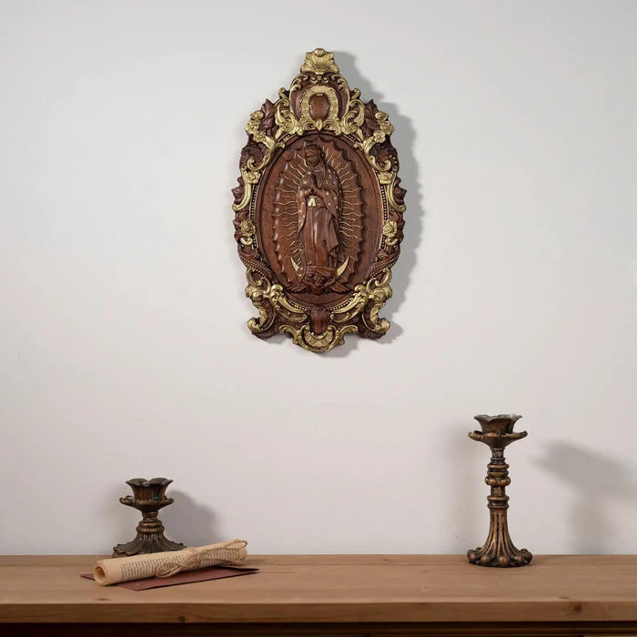 Escultura de la Virgen de Guadalupe en Madera