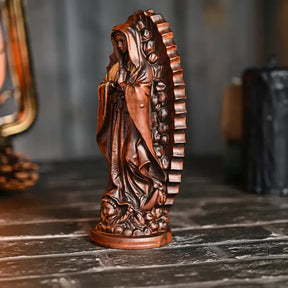 Imagen de la Virgen de Guadalupe en Madera
