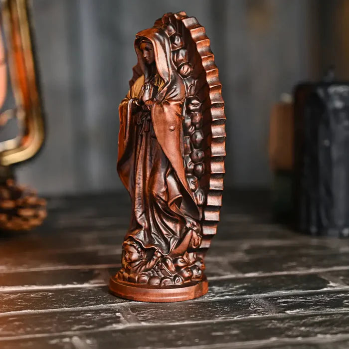 Imagen de la Virgen de Guadalupe en Madera