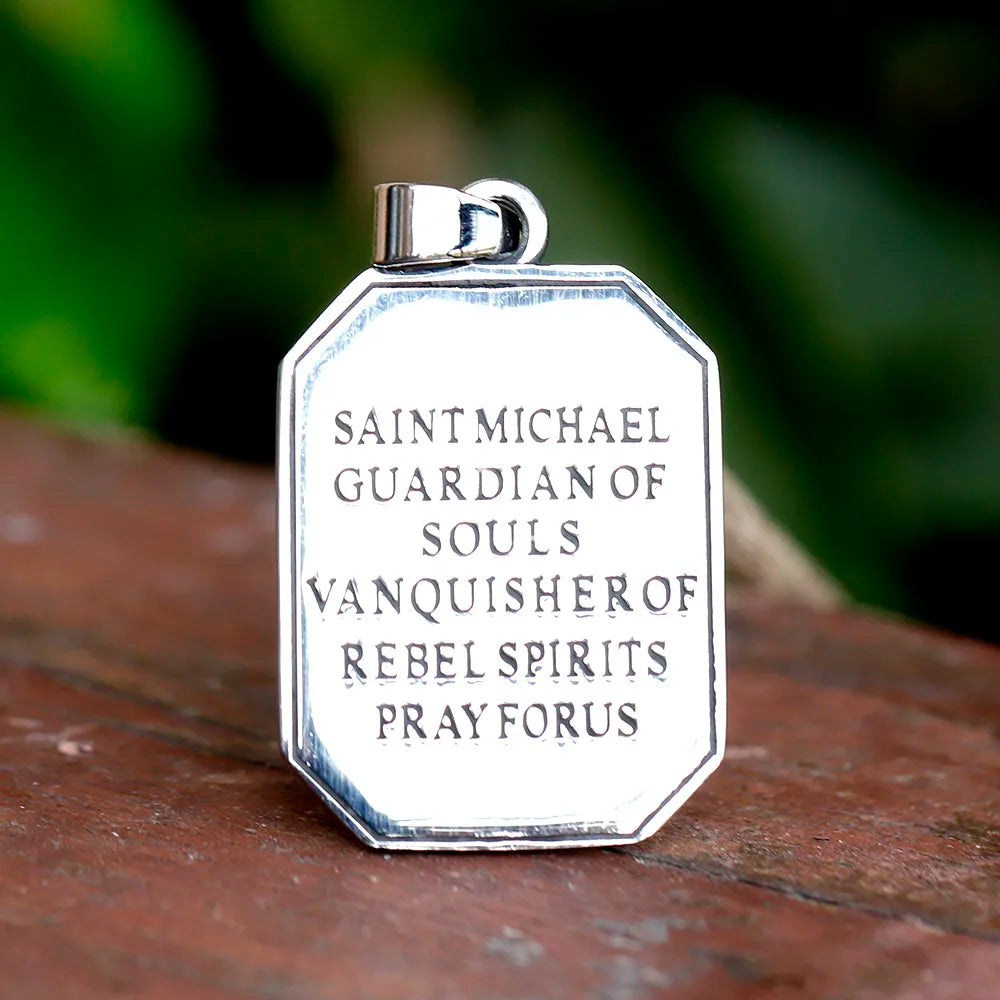 Collar San Miguel Arcángel – Protección y Fortaleza en Cada Paso