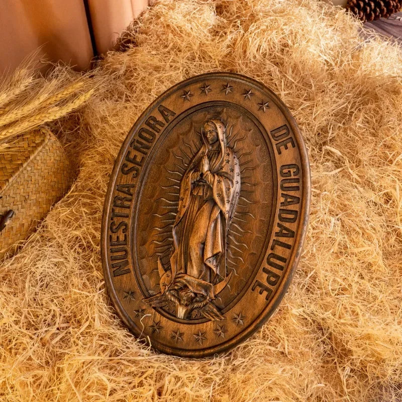 Escultura de Madera de Nuestra Señora de Guadalupe