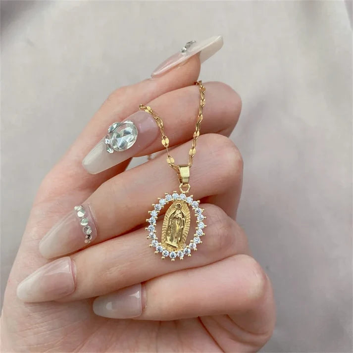 Collar de La Virgen de Guadalupe Chapado en Oro