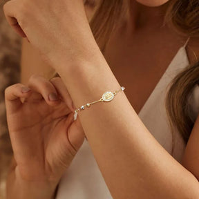 Pulsera de Cuentas Chapada en Oro Con la Imagen de la Virgen María