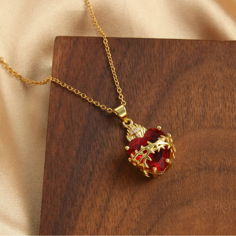 Collana Sacro Cuore – La Fede da Portare sul Petto